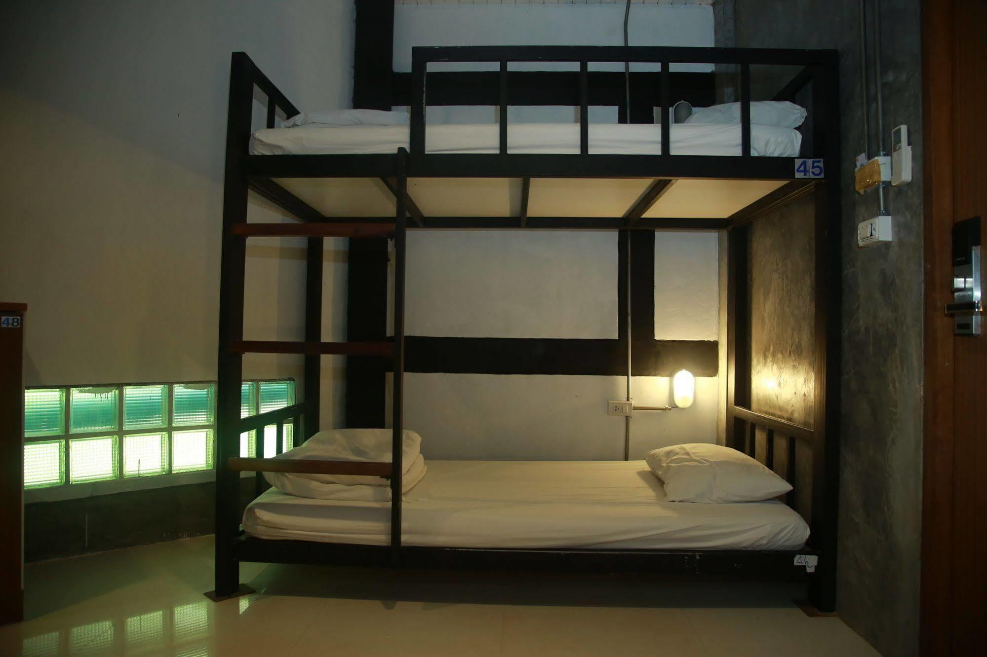 Oyo 585 Freedom Hostel @ Phi Phi Exteriör bild