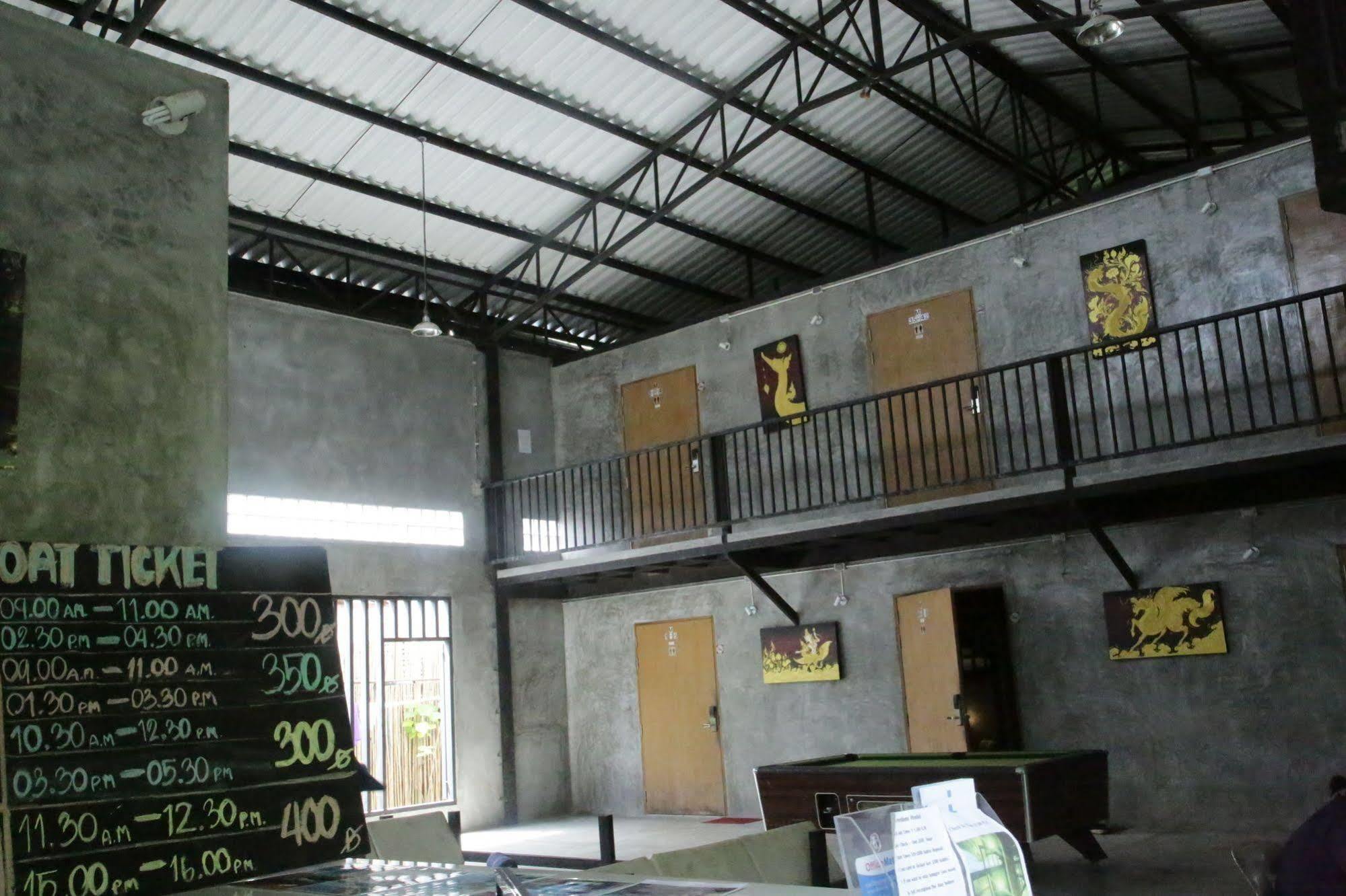 Oyo 585 Freedom Hostel @ Phi Phi Exteriör bild